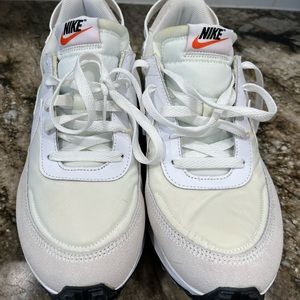 Nike men’s shoe never worn 11